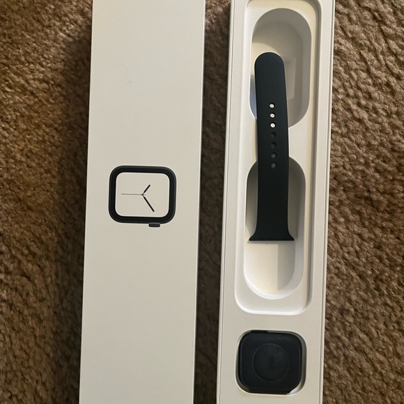 Apple Watch Series 4, 40mm - Picture 5 of 6
